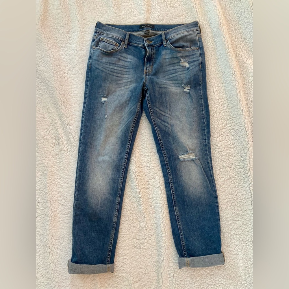 Banana Republic distressed girlfriend jeans size 27/4